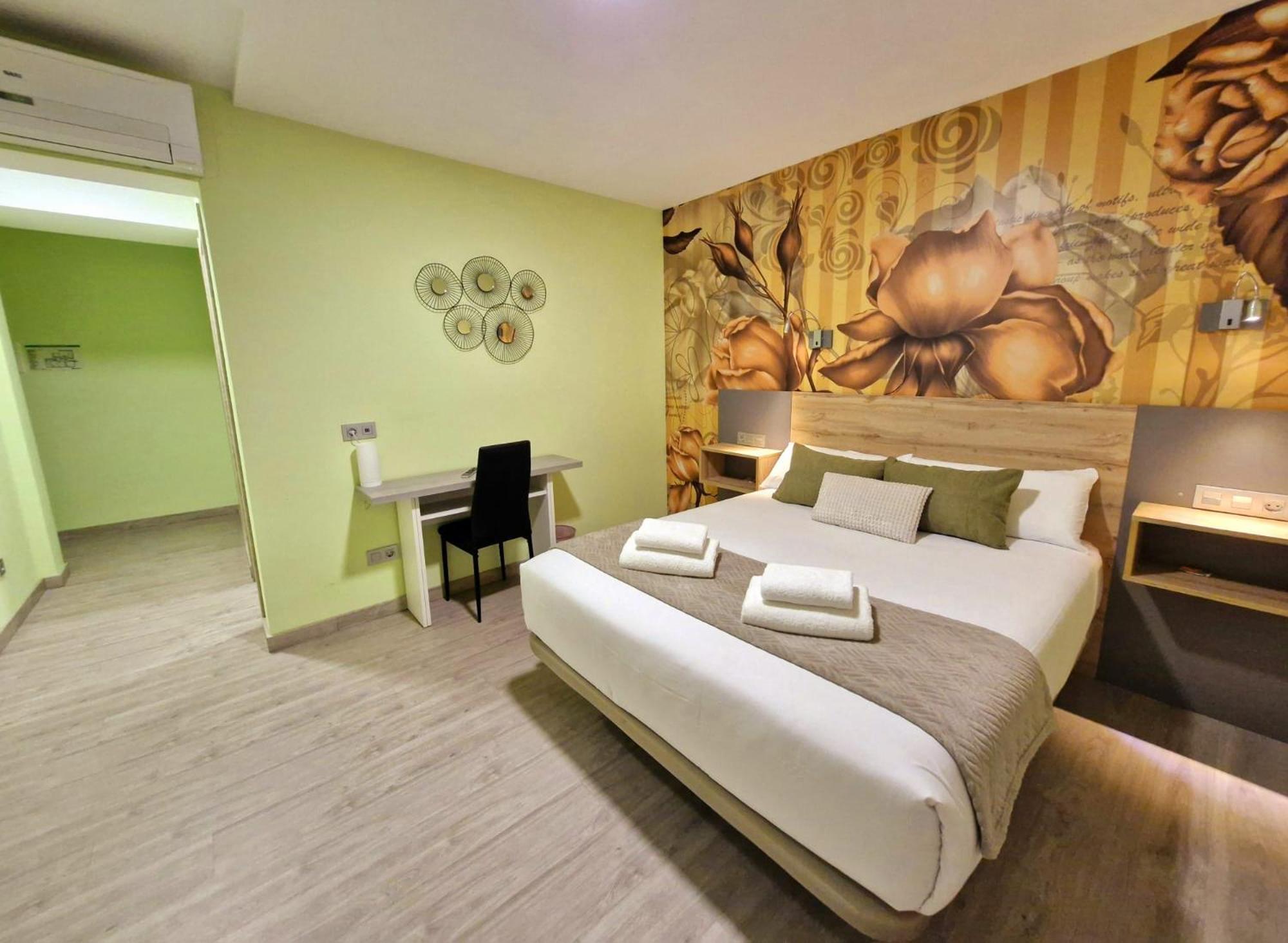 Feeling Home - Suites&Rooms Леон Екстериор снимка