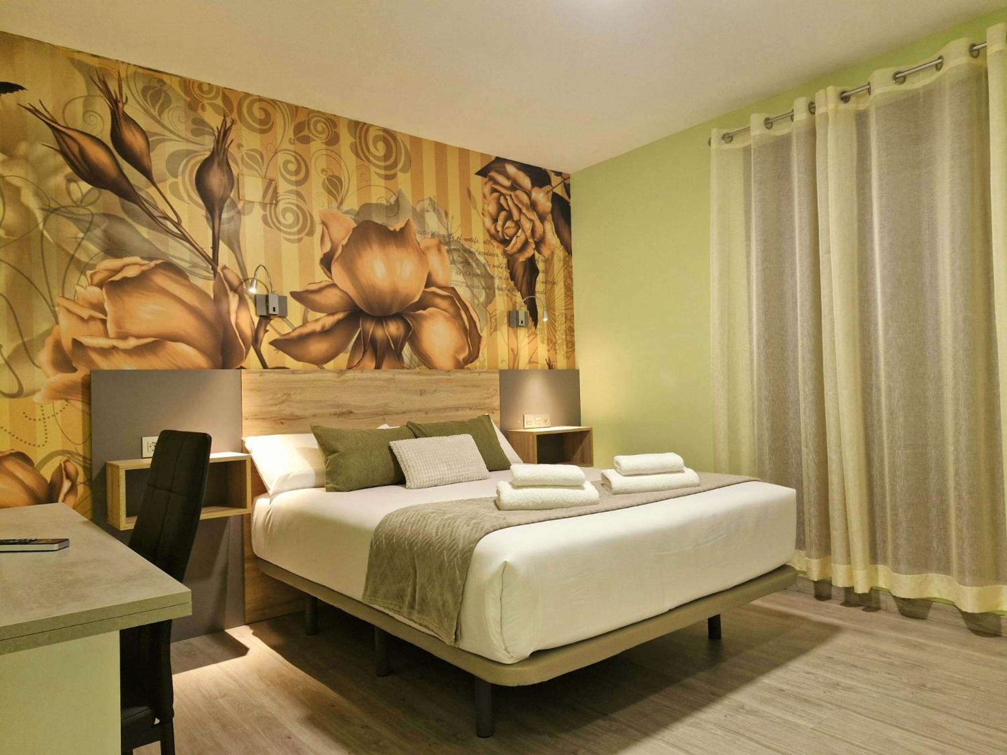 Feeling Home - Suites&Rooms Леон Екстериор снимка
