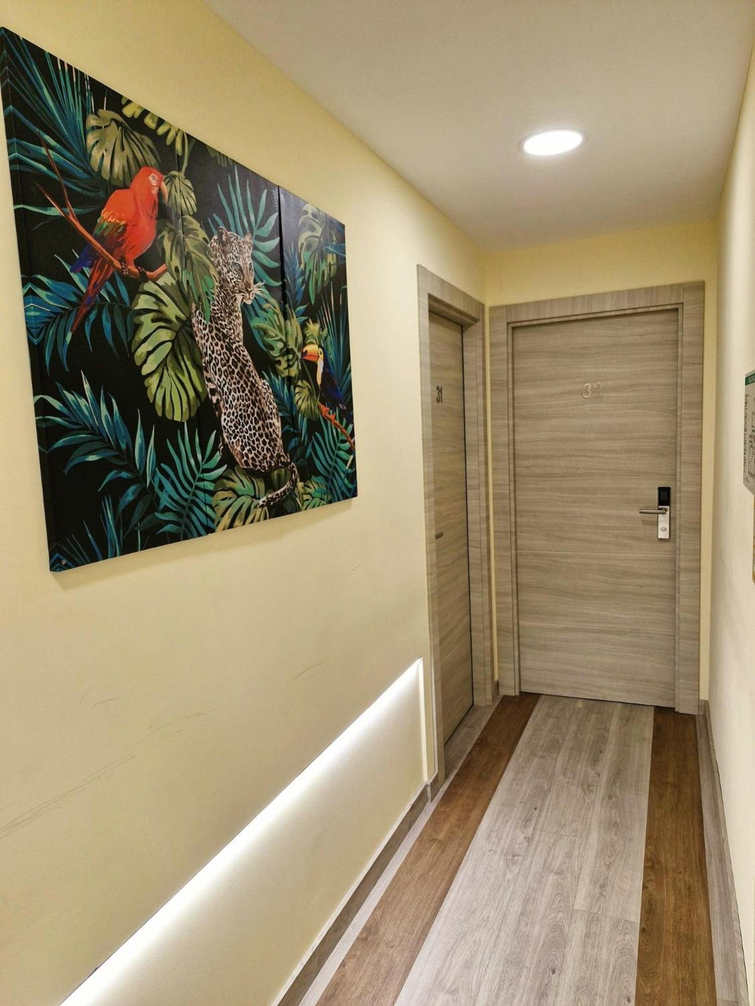 Feeling Home - Suites&Rooms Леон Екстериор снимка