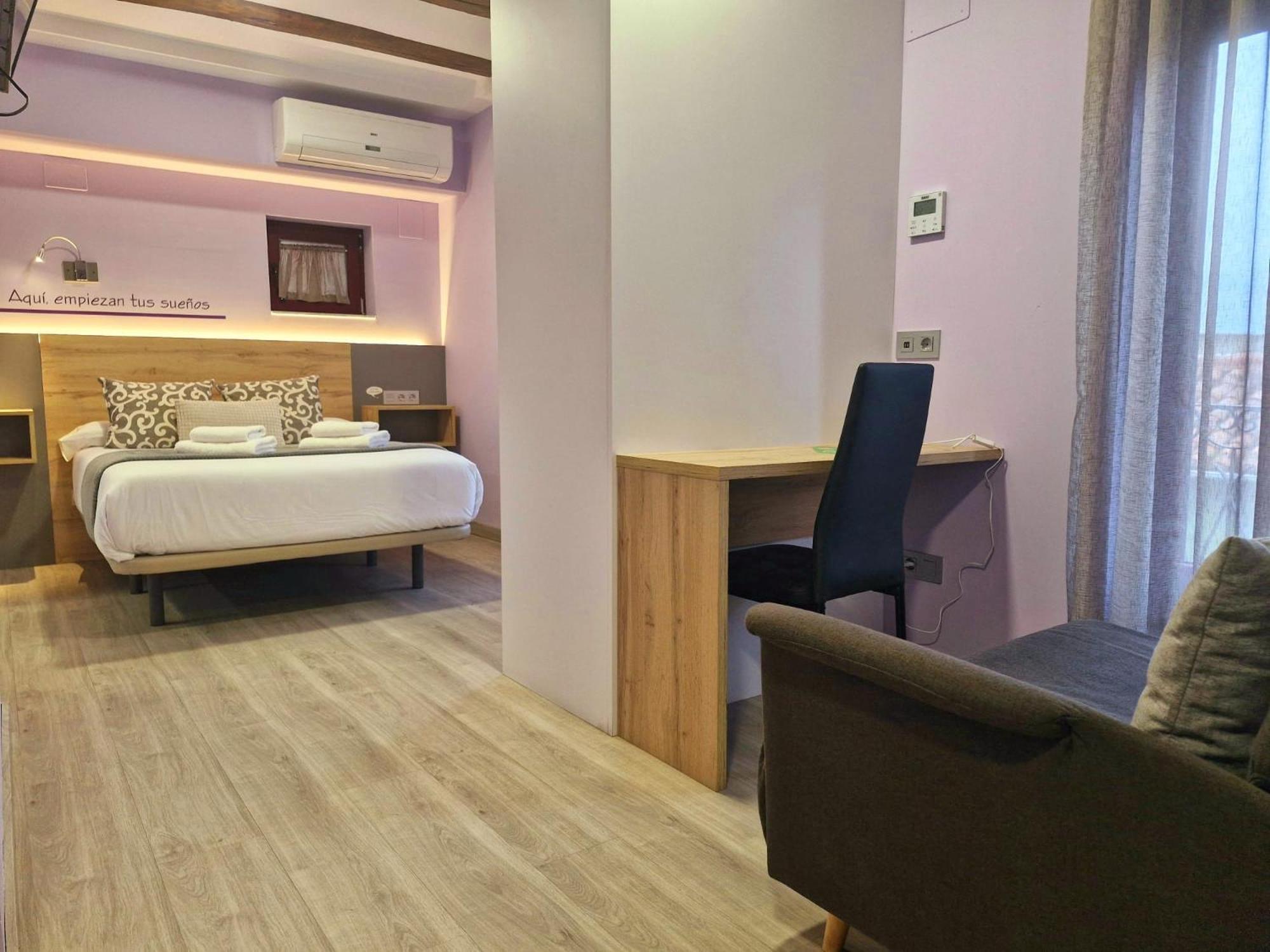 Feeling Home - Suites&Rooms Леон Екстериор снимка