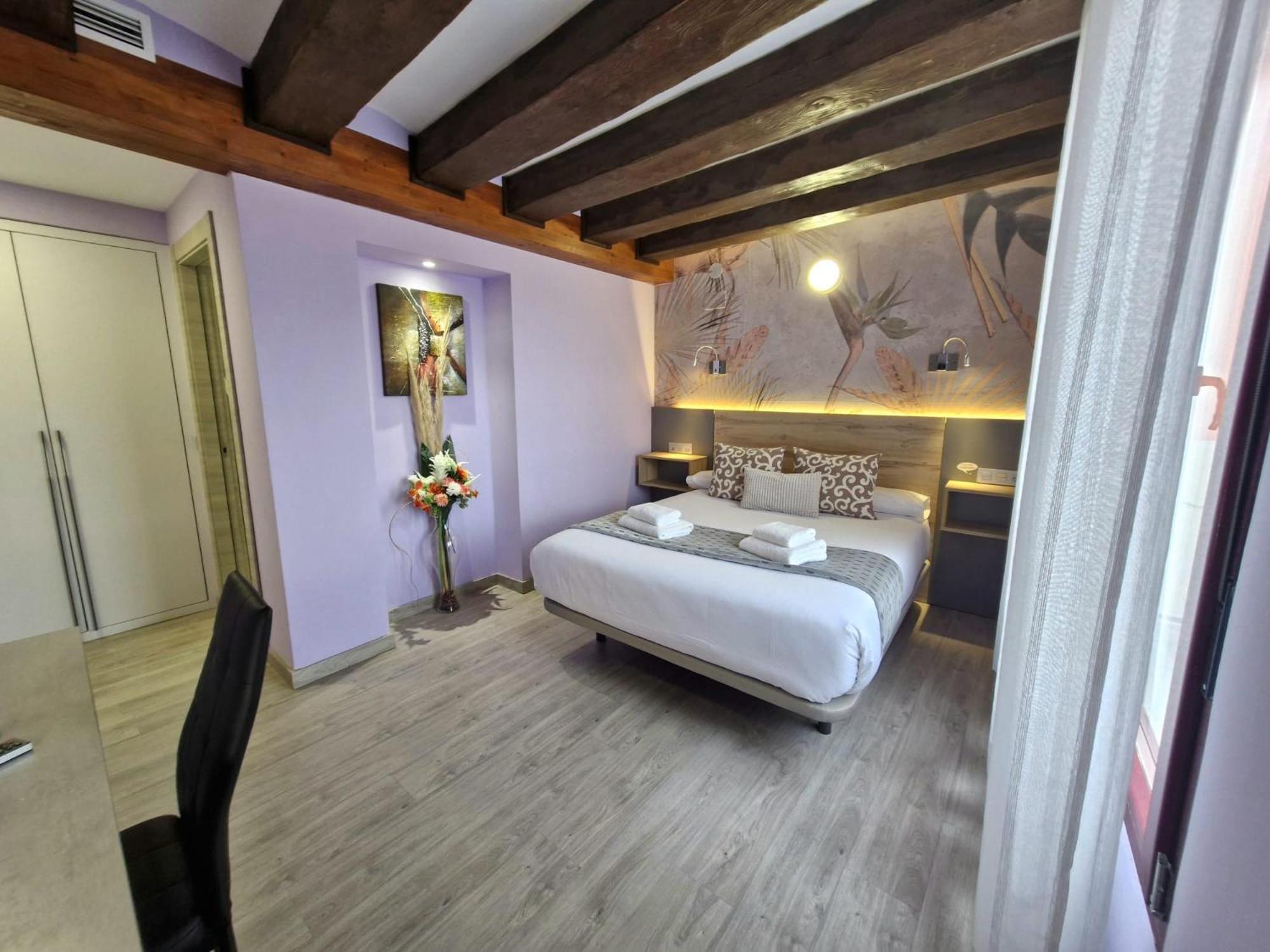 Feeling Home - Suites&Rooms Леон Екстериор снимка